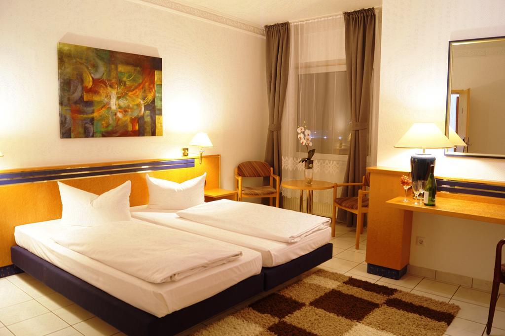 Hotel Rahlstedter Hof Гамбург Екстер'єр фото